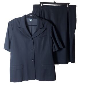 H & W Woman's Vintage Black Short Sleeve  Skirt Suit Size 20